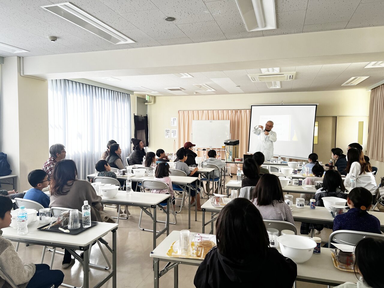 教室全体のようす